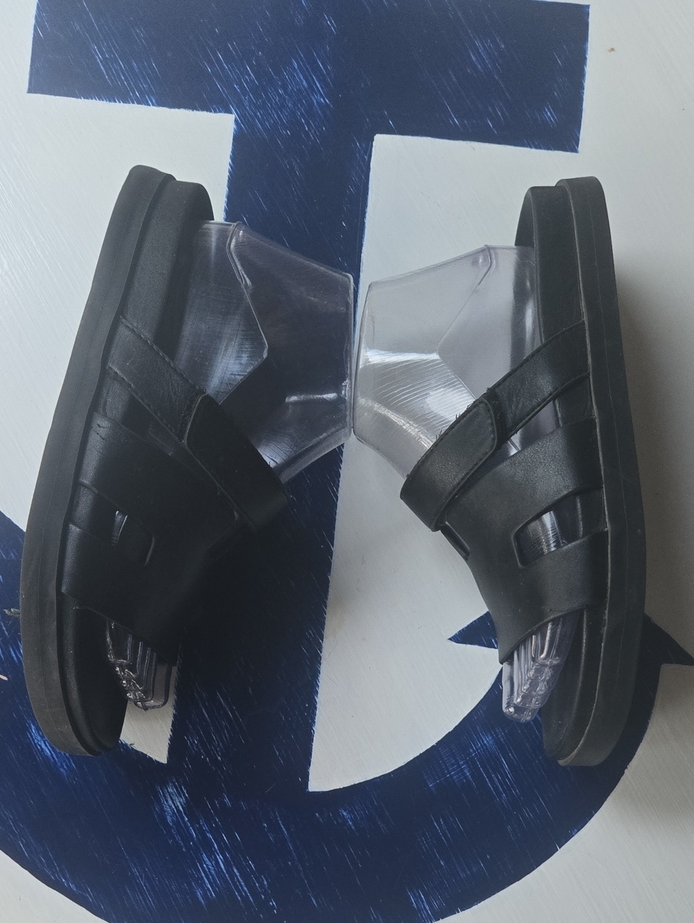Black Contemporary Sandal With Cut Out Accent Size 7.5 - Picture 3 of 9